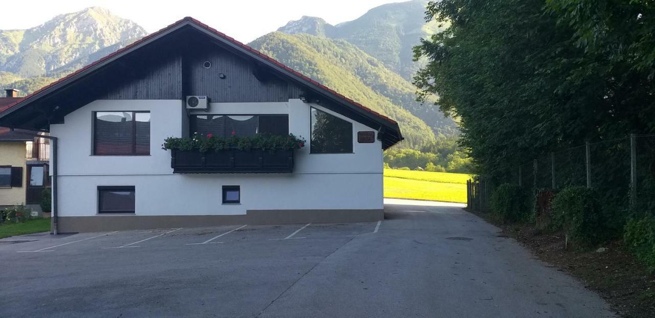 Guesthouse Ursa Preddvor Exteriér fotografie